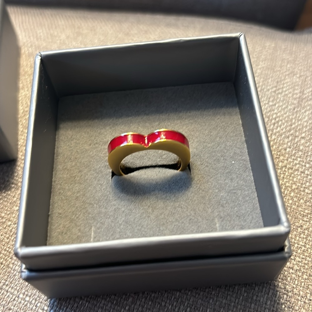 Nib Dean Davidson Enamel Heart Ring size 7 *final price*